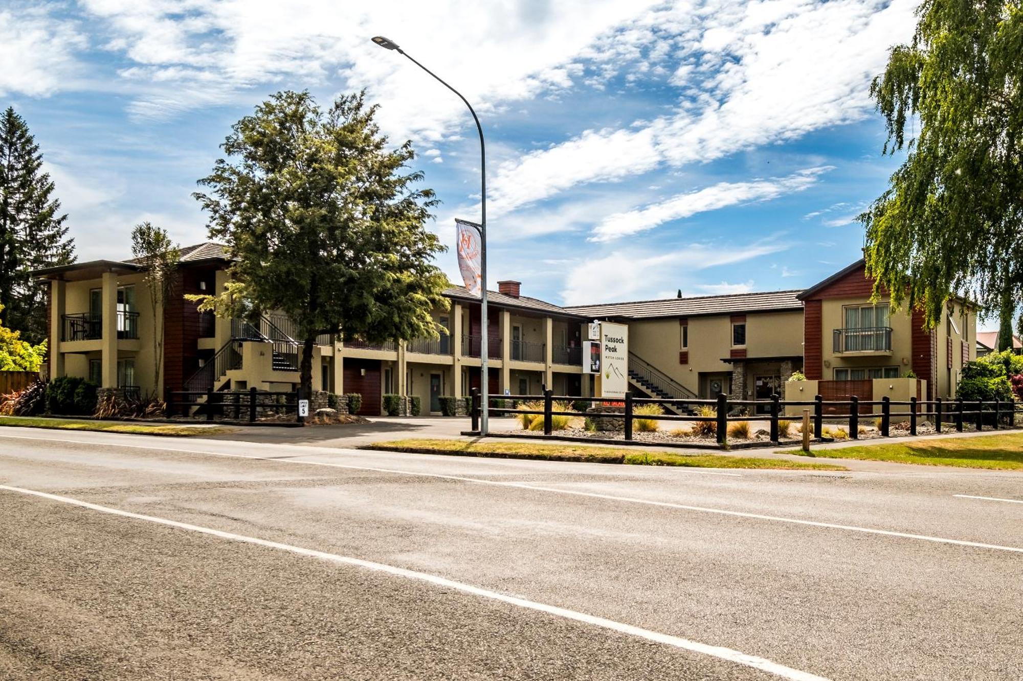 Tussock Peak Lodge Hanmer Springs Exterior photo